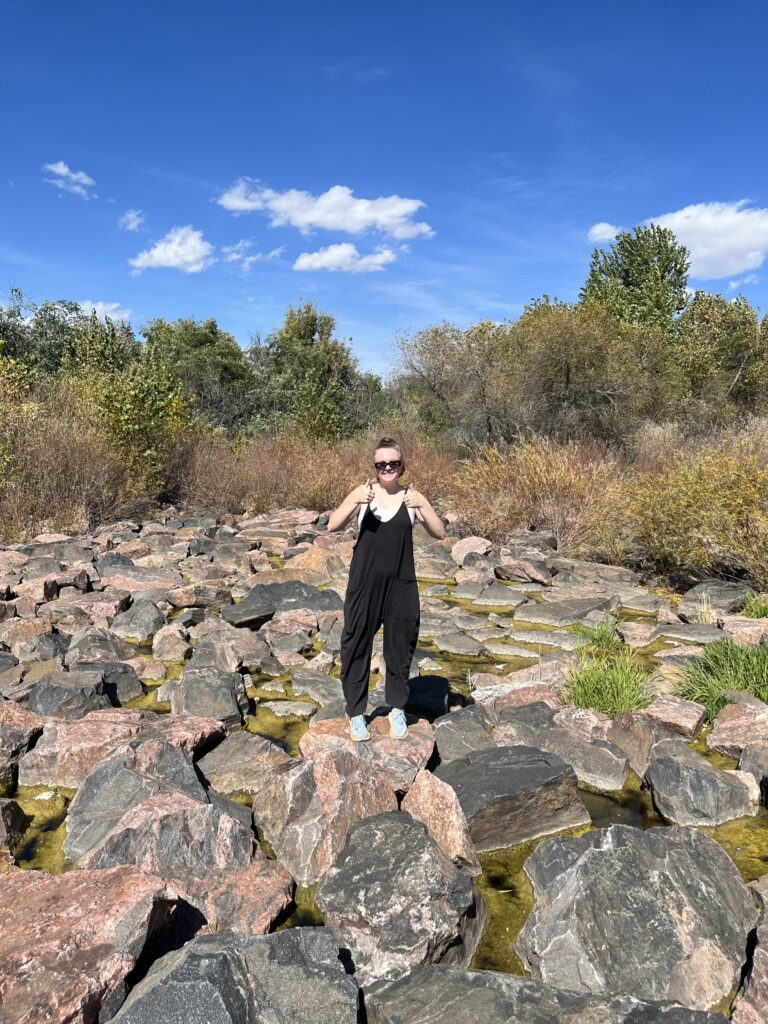 hike thumbs up